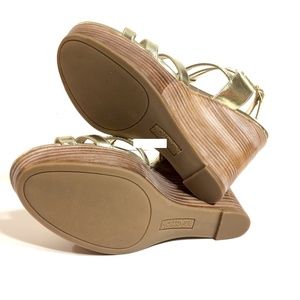 Kenneth Cole Reaction Shoes - Kenneth Cole Reaction Women's Gold Wedge Sandals Kenneth Cole Reaction Shoes - Kenneth Cole Reaction Women's Gold Wedge Sandals